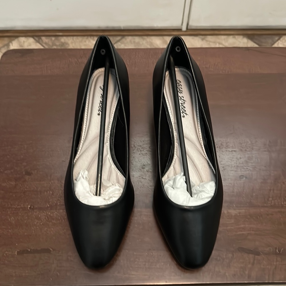 Black Easystreet pumps 9WW